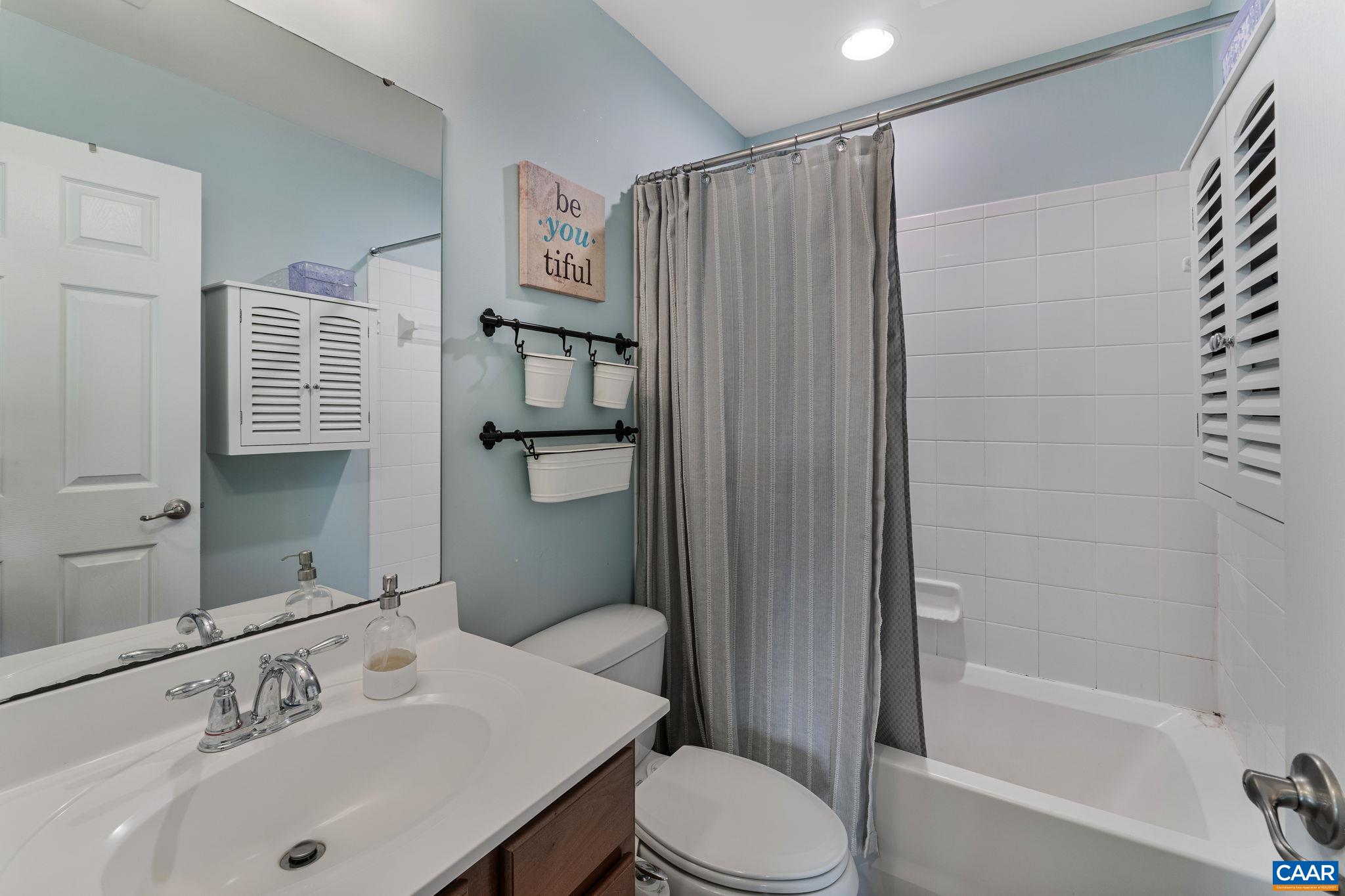 263 HOLLY HILL DR