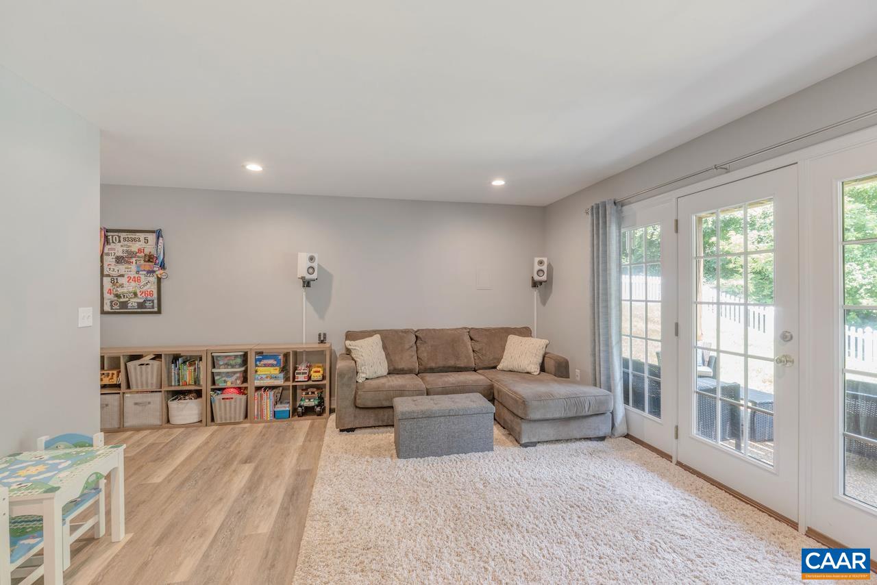 1310 COURTYARD DR