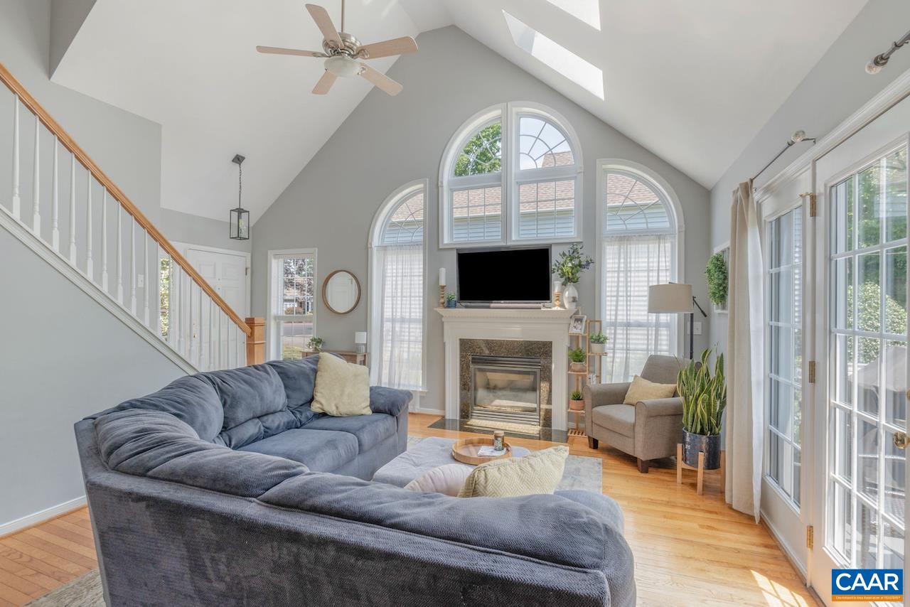 1310 COURTYARD DR