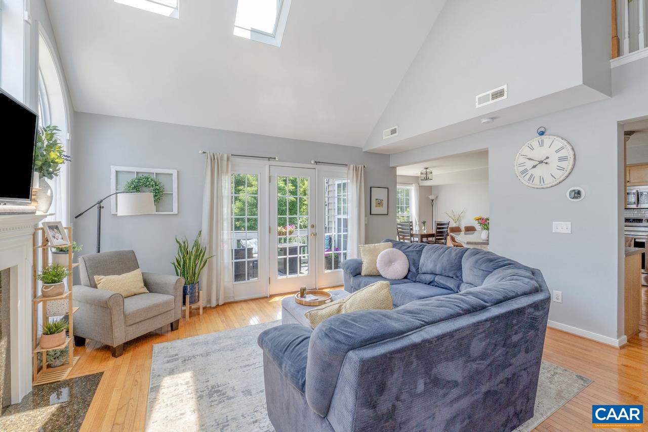1310 COURTYARD DR