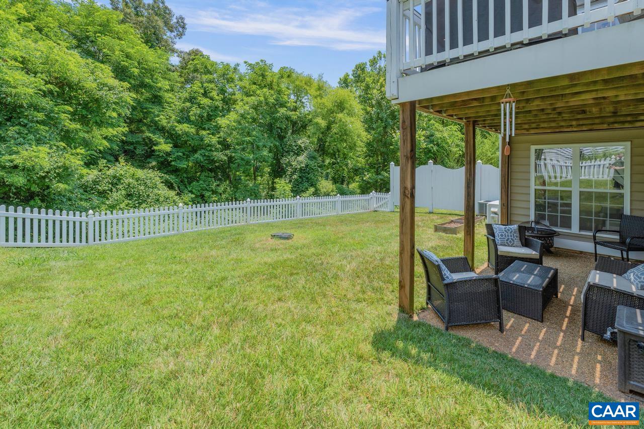 1310 COURTYARD DR