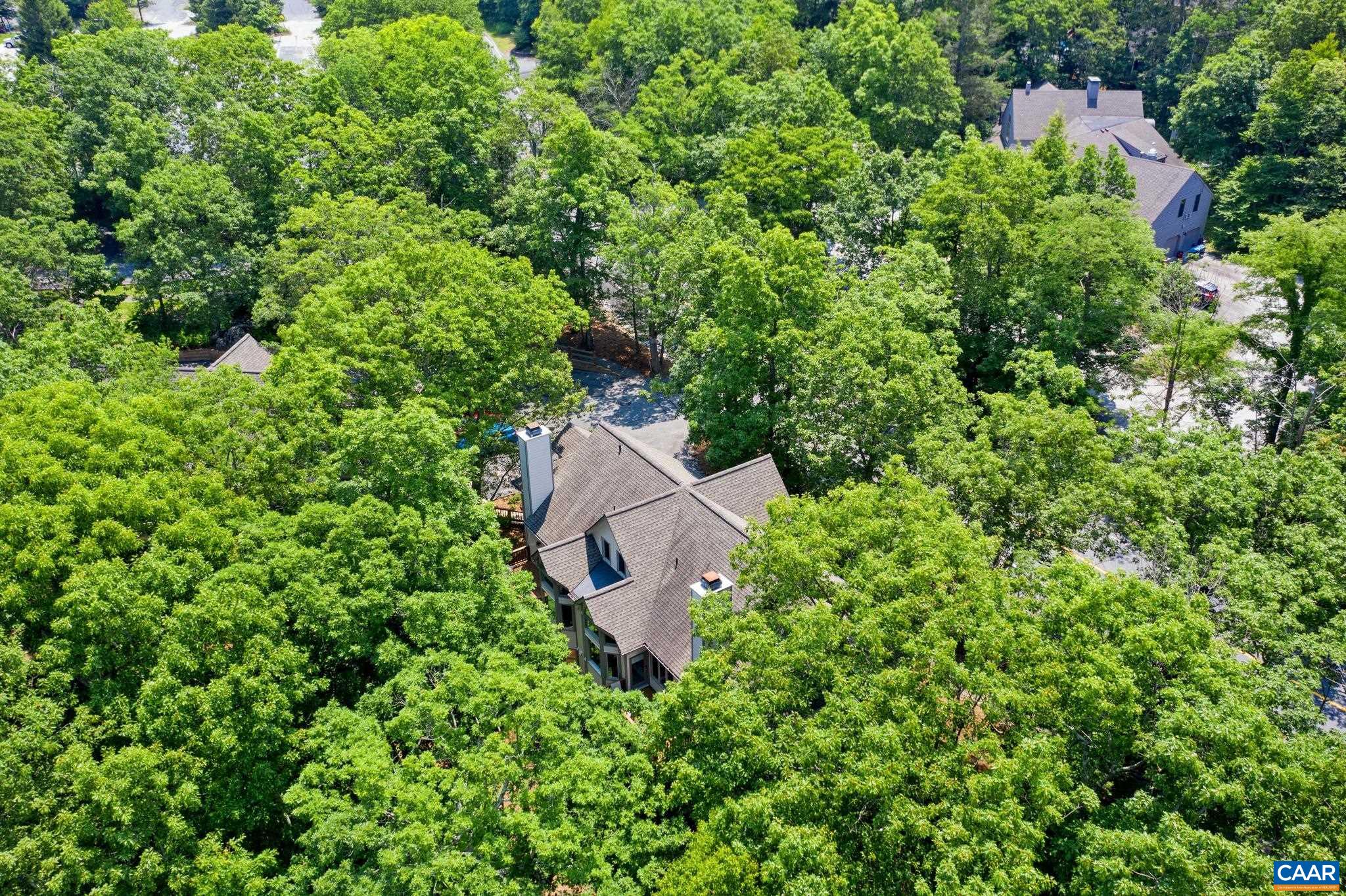 2003 STONE RIDGE WOODS CONDOS