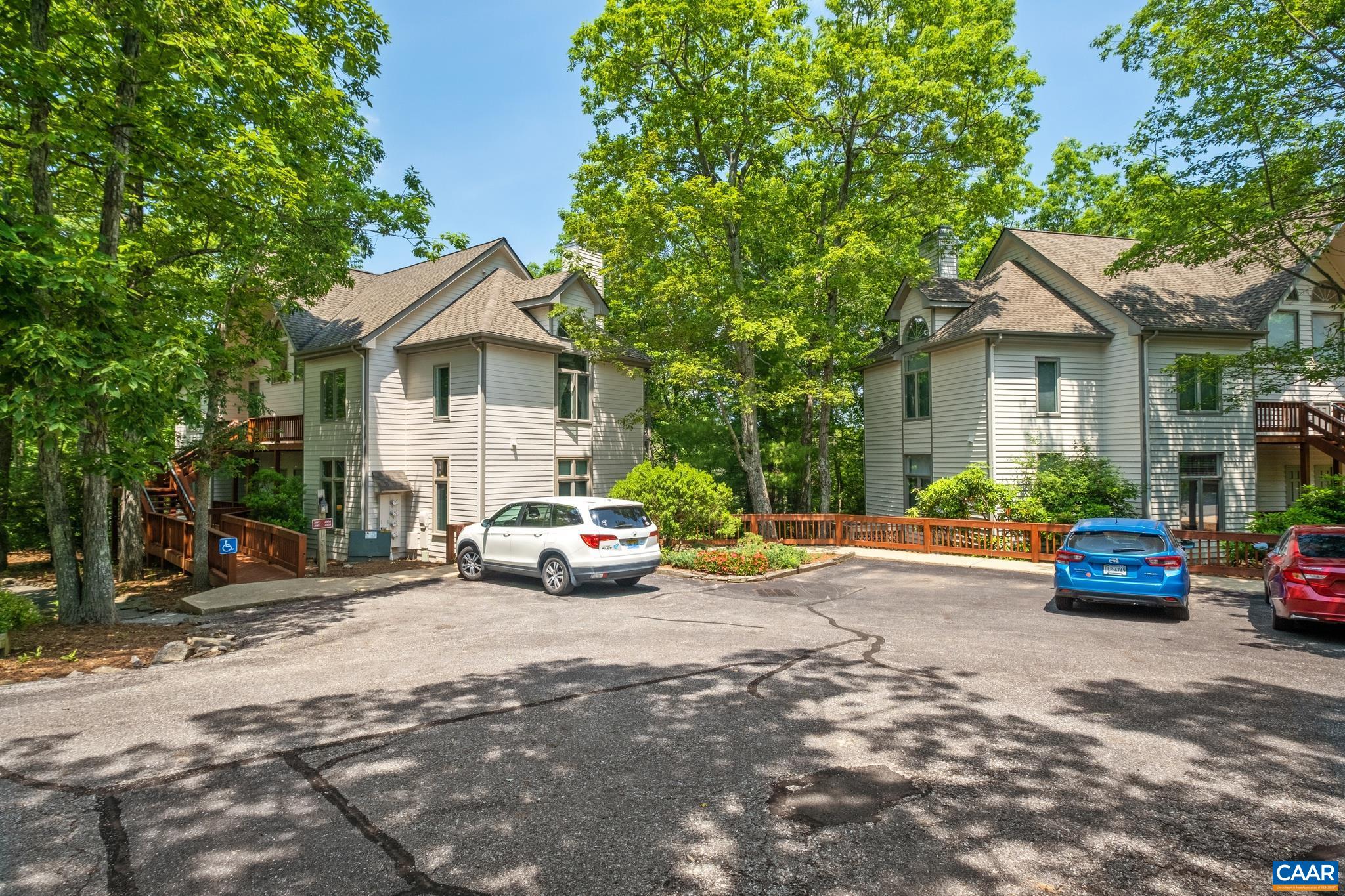 2003 STONE RIDGE WOODS CONDOS