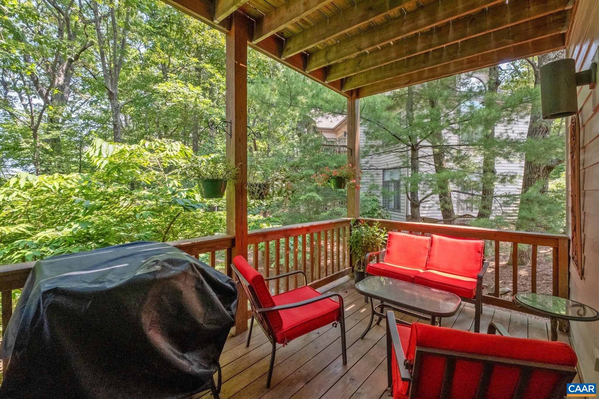 2003 STONE RIDGE WOODS CONDOS