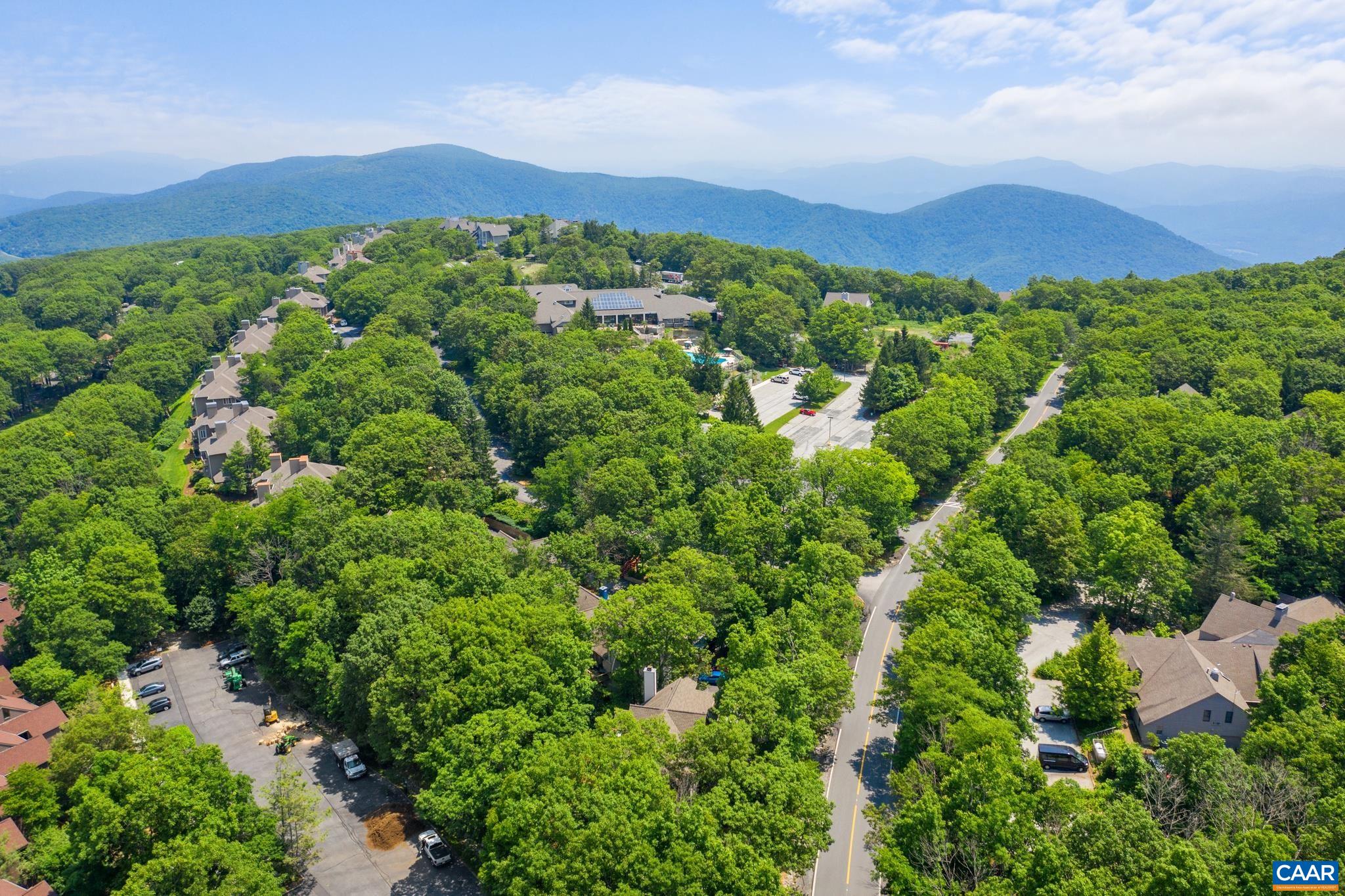 2003 STONE RIDGE WOODS CONDOS