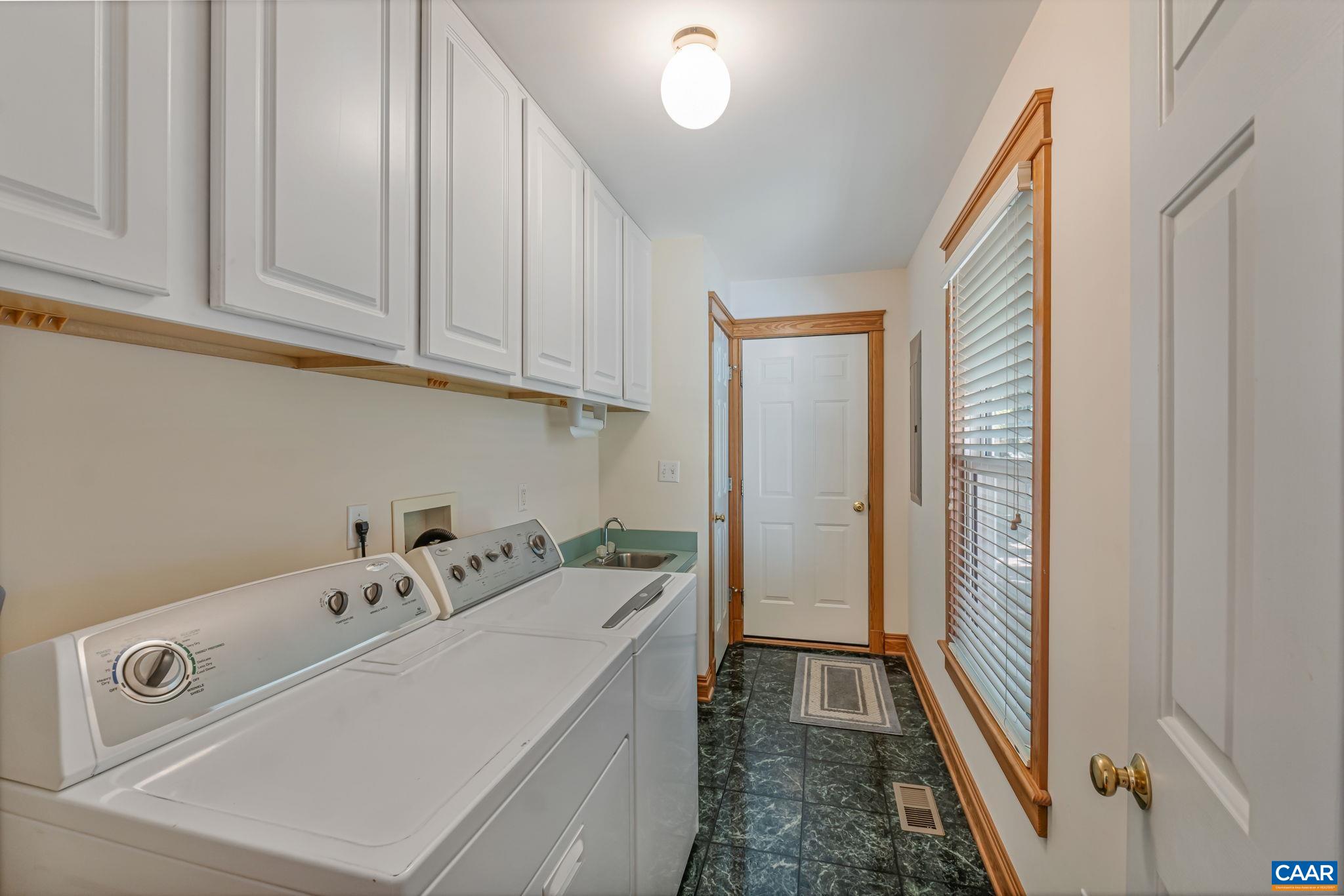 4 ASHTON RD