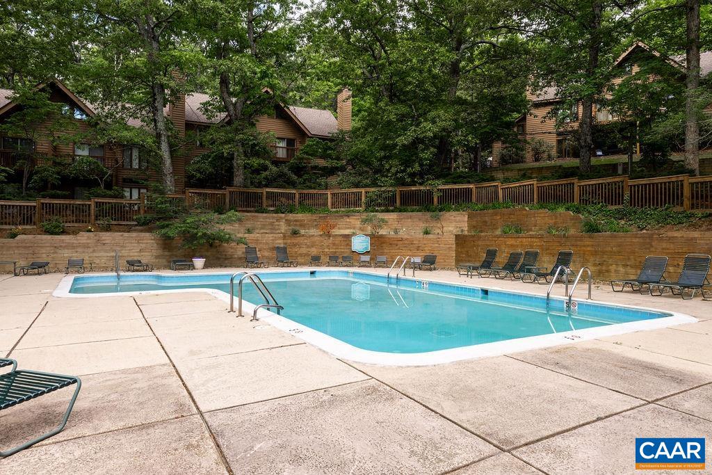 744 LAURELWOOD CONDOS