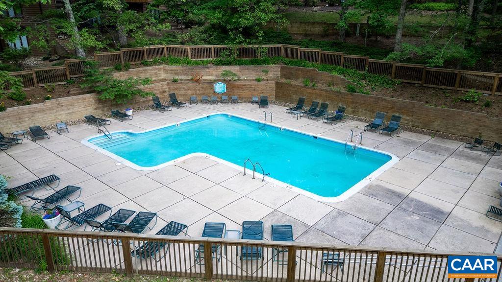 744 LAURELWOOD CONDOS