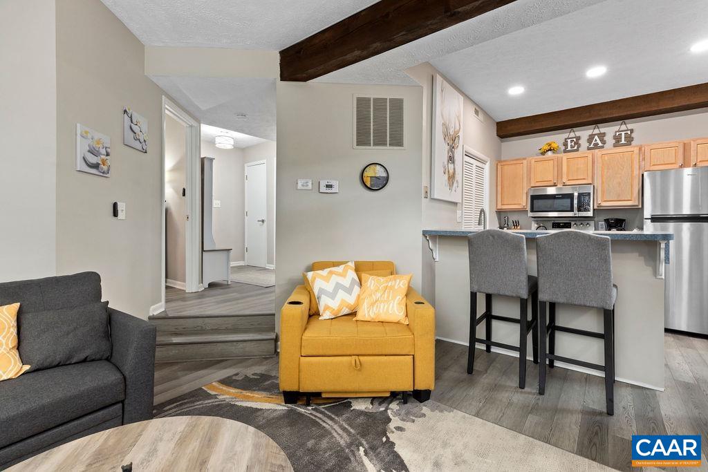 744 LAURELWOOD CONDOS