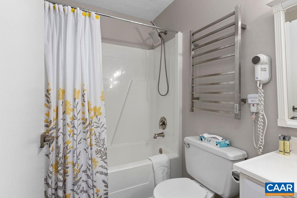 744 LAURELWOOD CONDOS