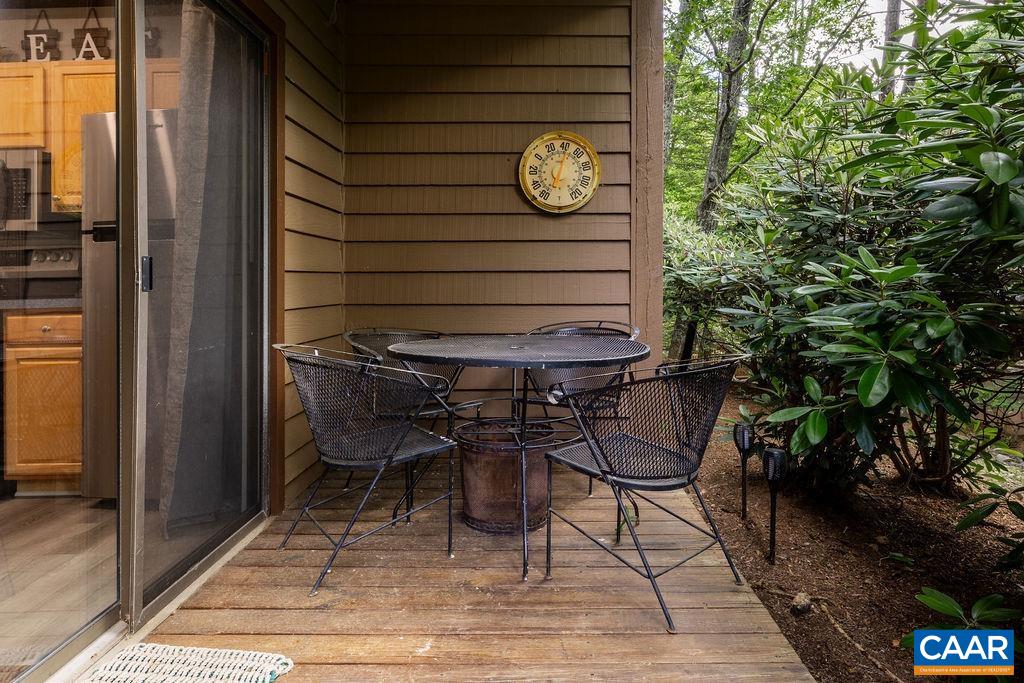 744 LAURELWOOD CONDOS