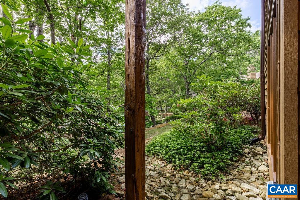 744 LAURELWOOD CONDOS