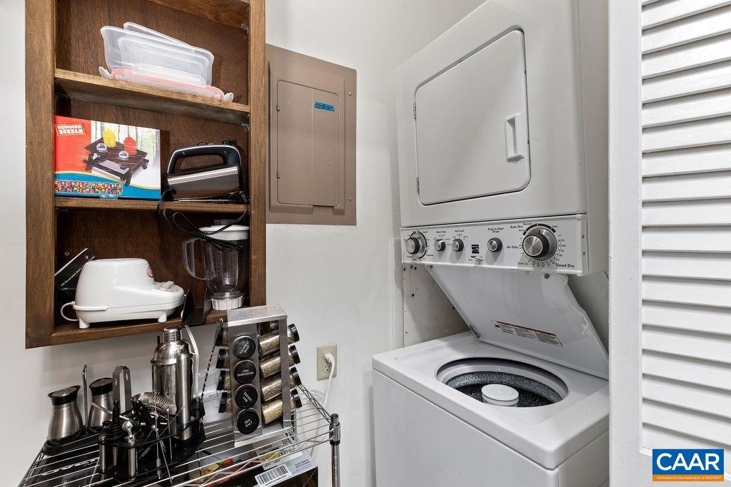 744 LAURELWOOD CONDOS