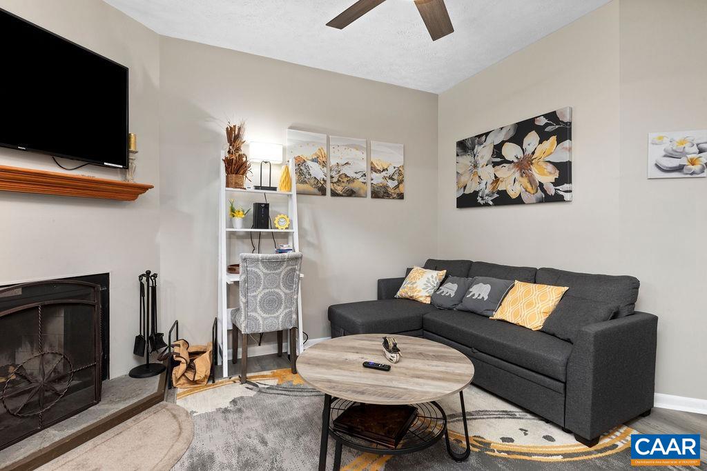 744 LAURELWOOD CONDOS