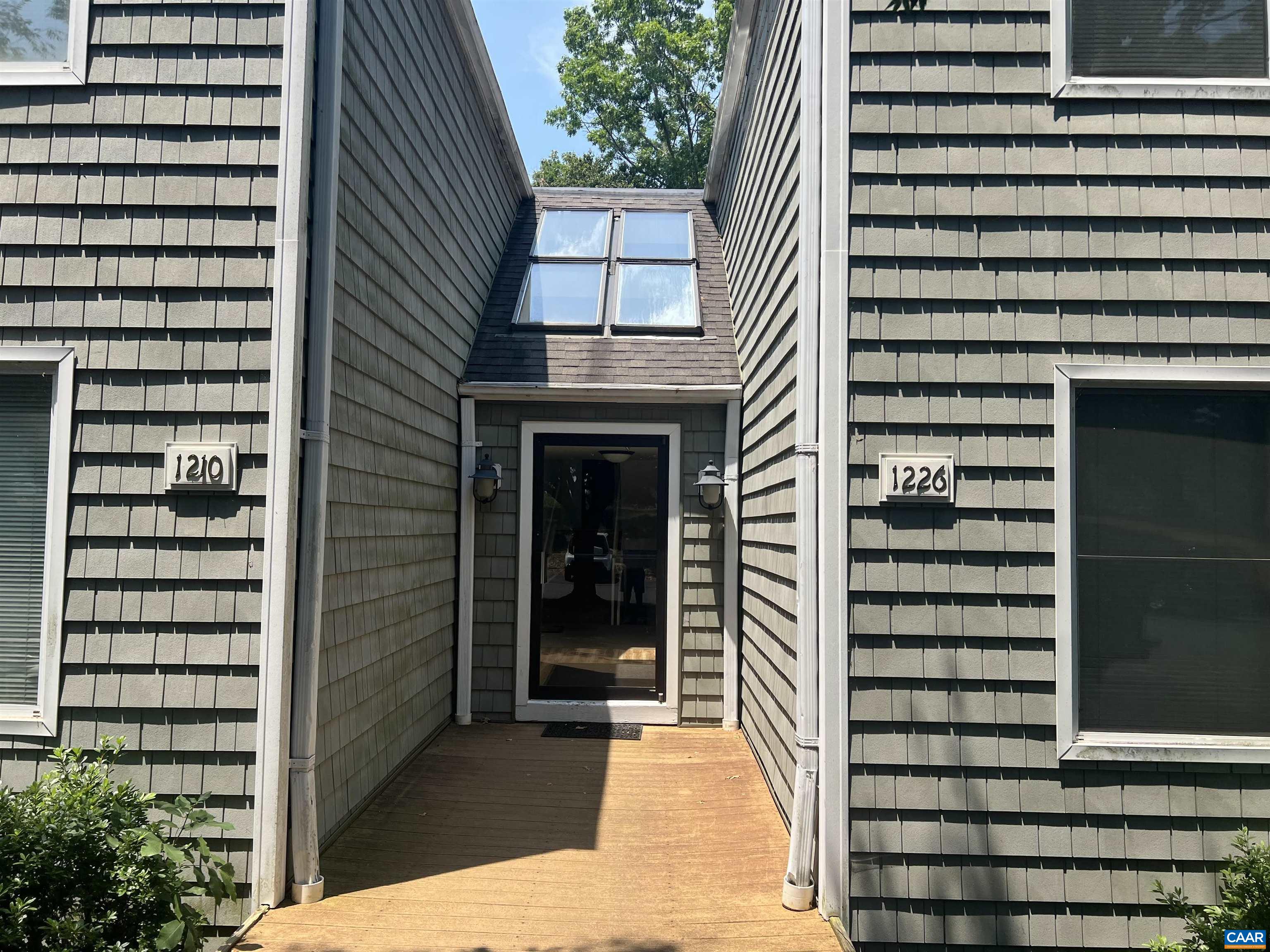 1220 CLIFDEN GREENE
