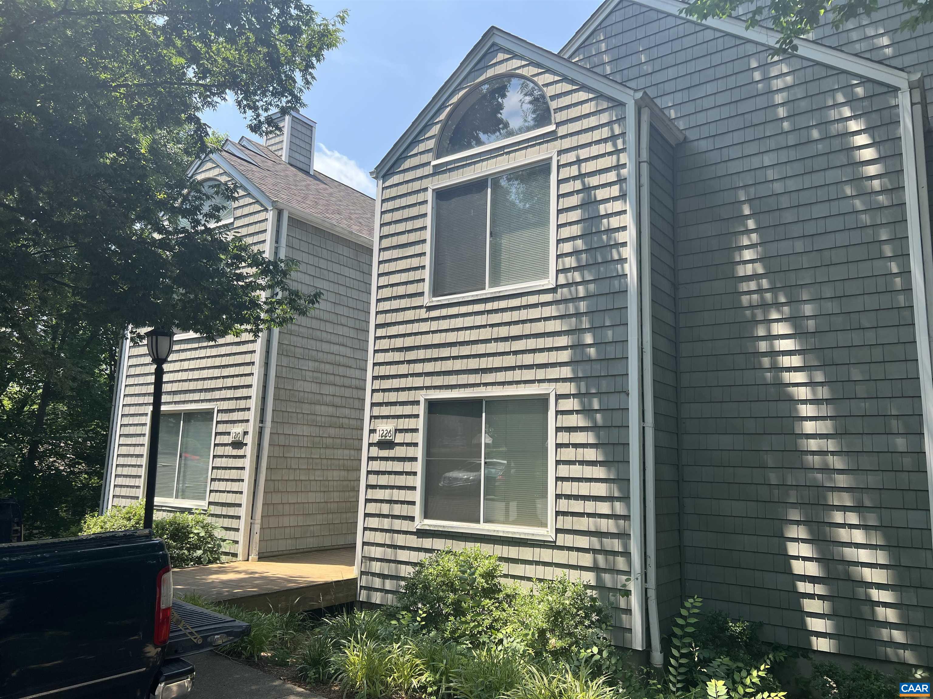 1220 CLIFDEN GREENE