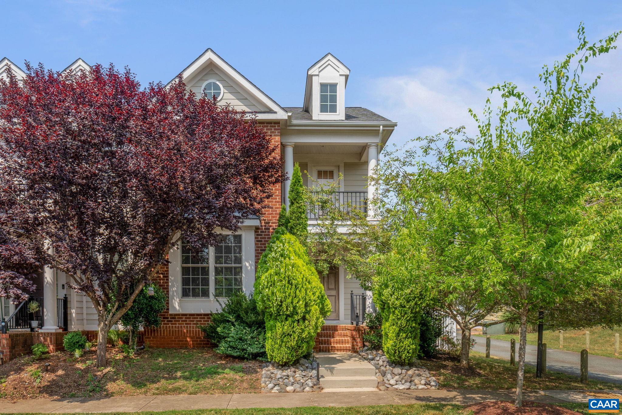 1025 FARROW DR
