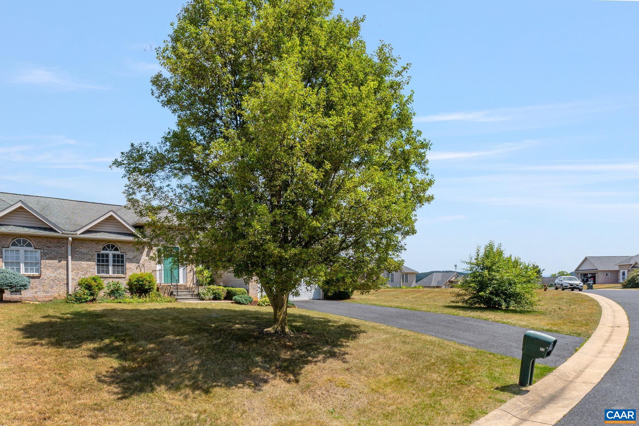 25 ENCHANTED VIEW CIR