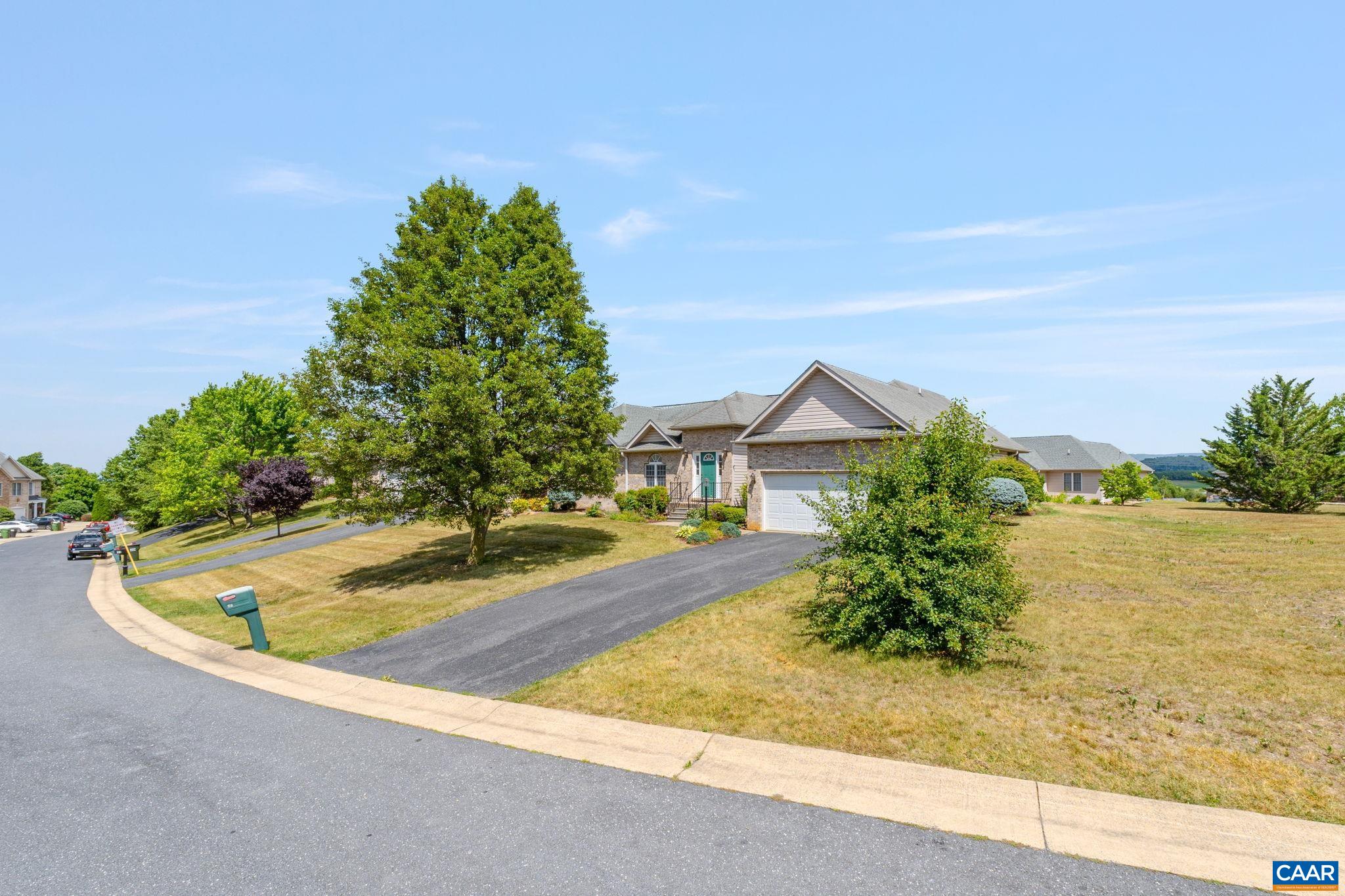 25 ENCHANTED VIEW CIR