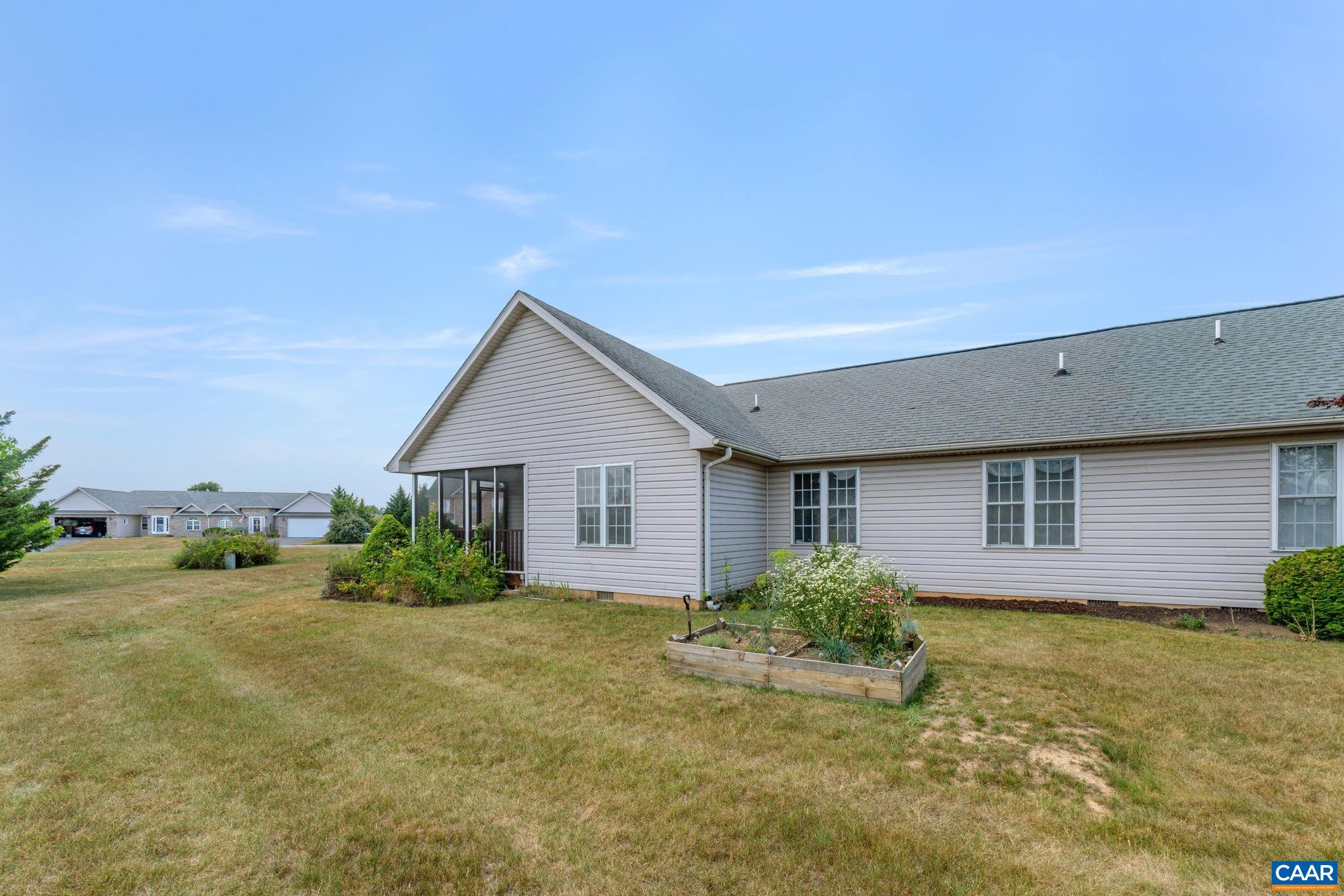 25 ENCHANTED VIEW CIR
