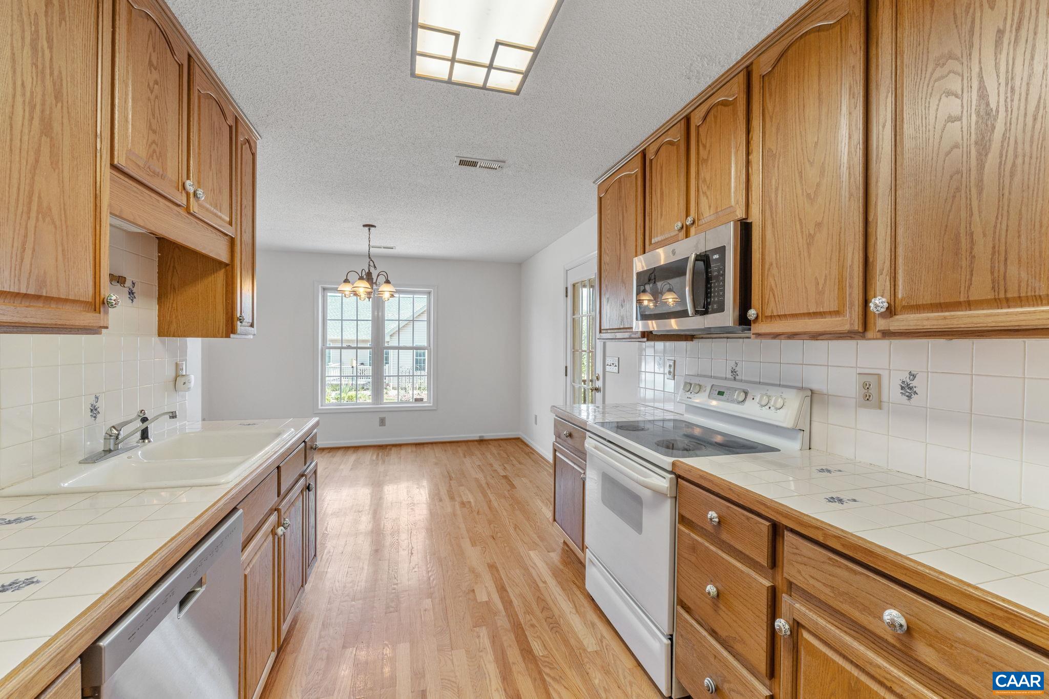 25 ENCHANTED VIEW CIR