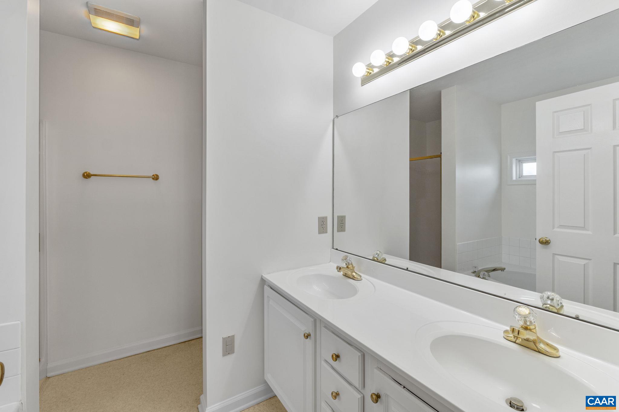 25 ENCHANTED VIEW CIR