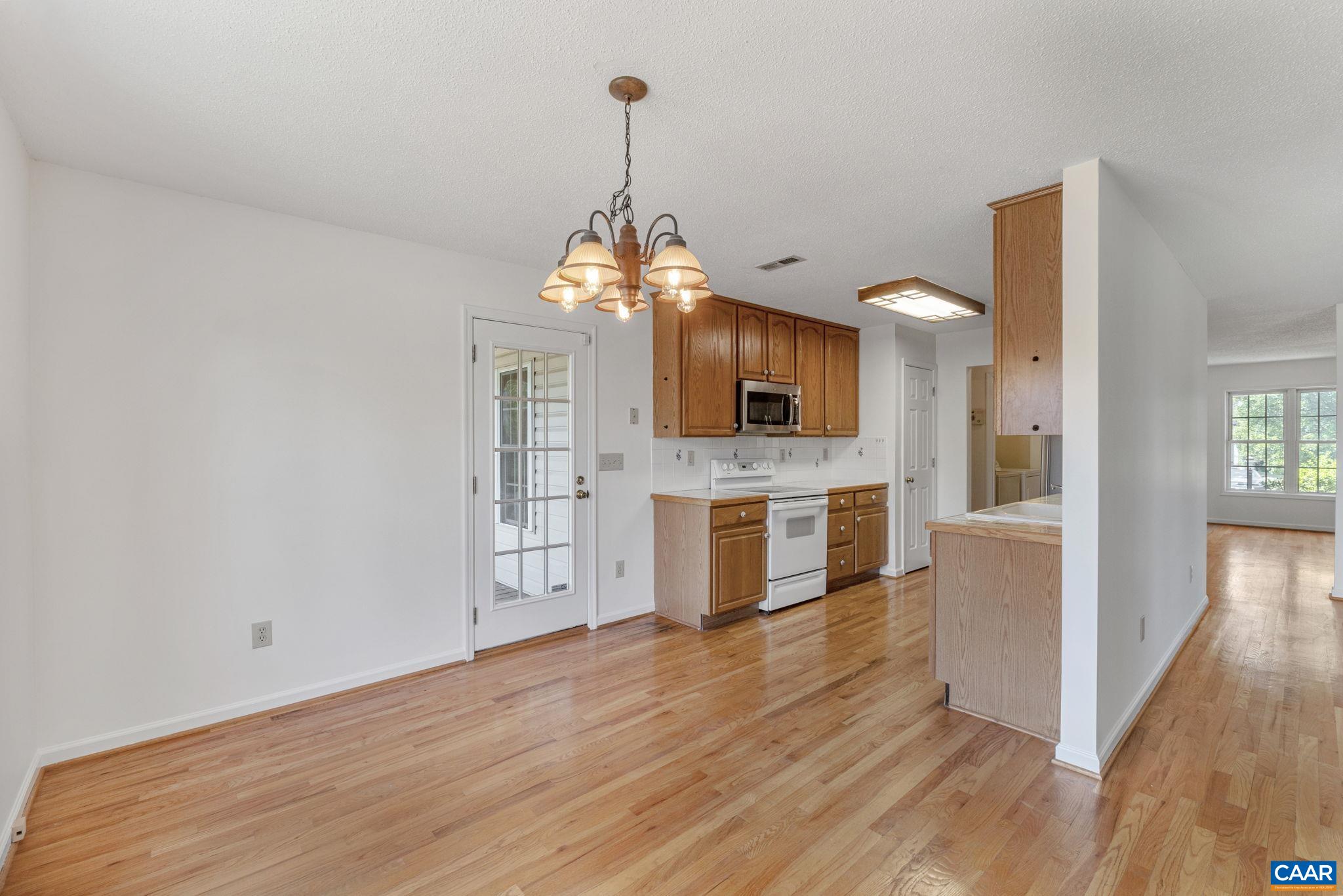25 ENCHANTED VIEW CIR