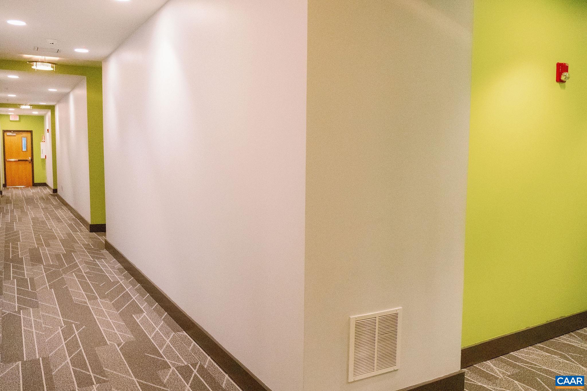 200 DOUGLAS AVE Unit: 1F