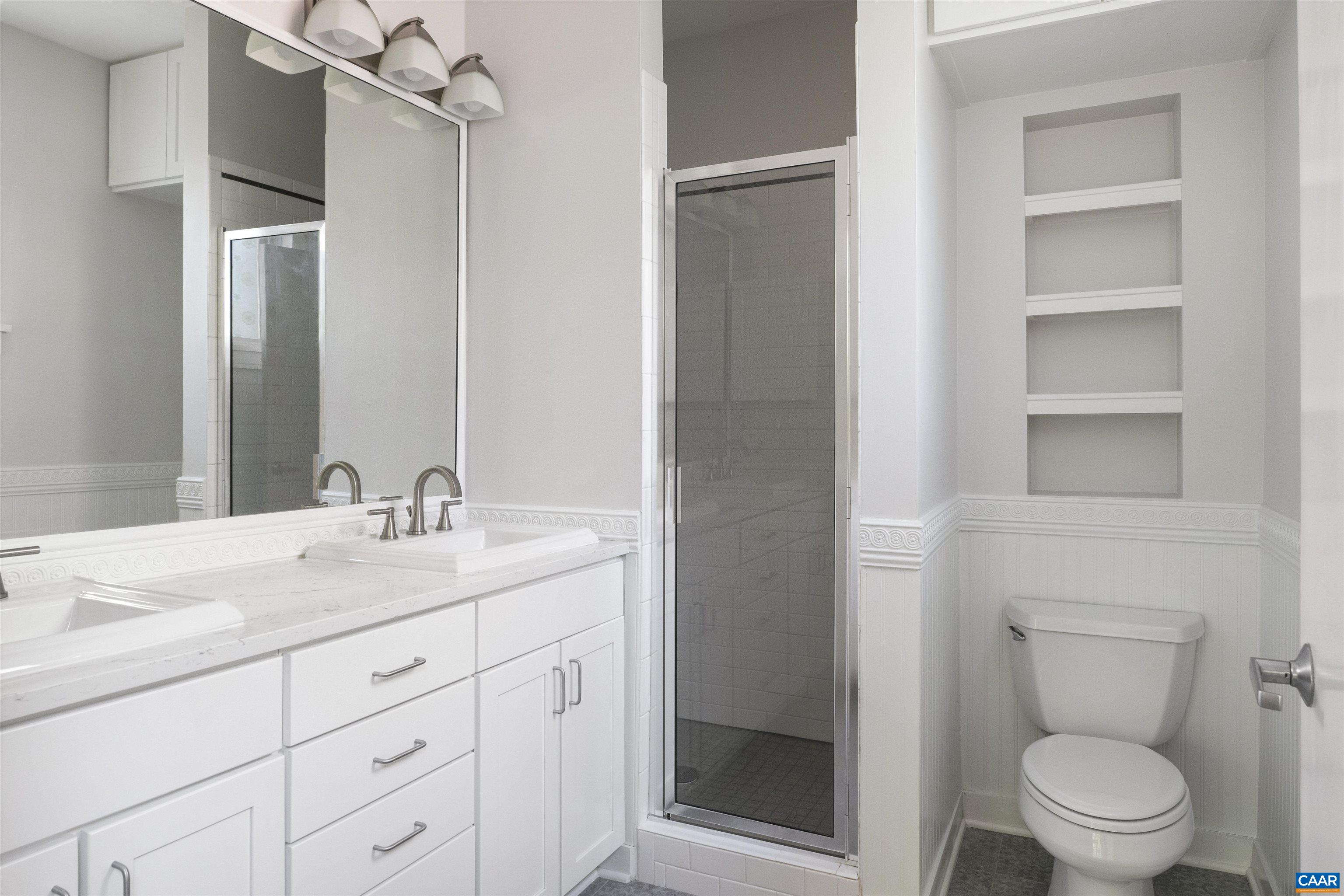 200 DOUGLAS AVE Unit: 1F