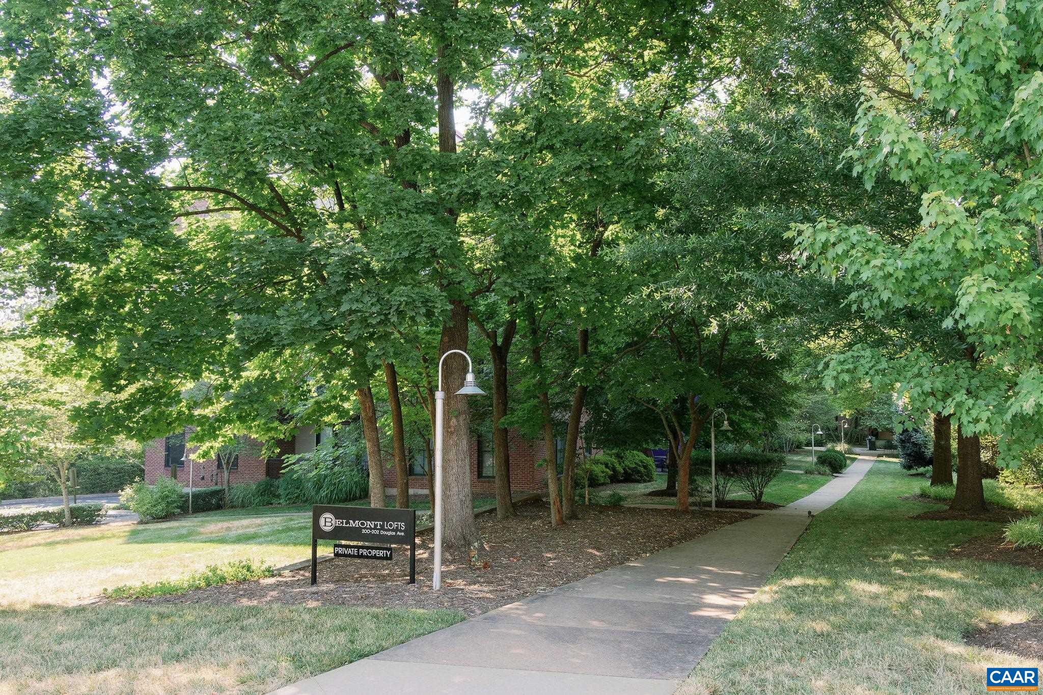 200 DOUGLAS AVE Unit: 1F