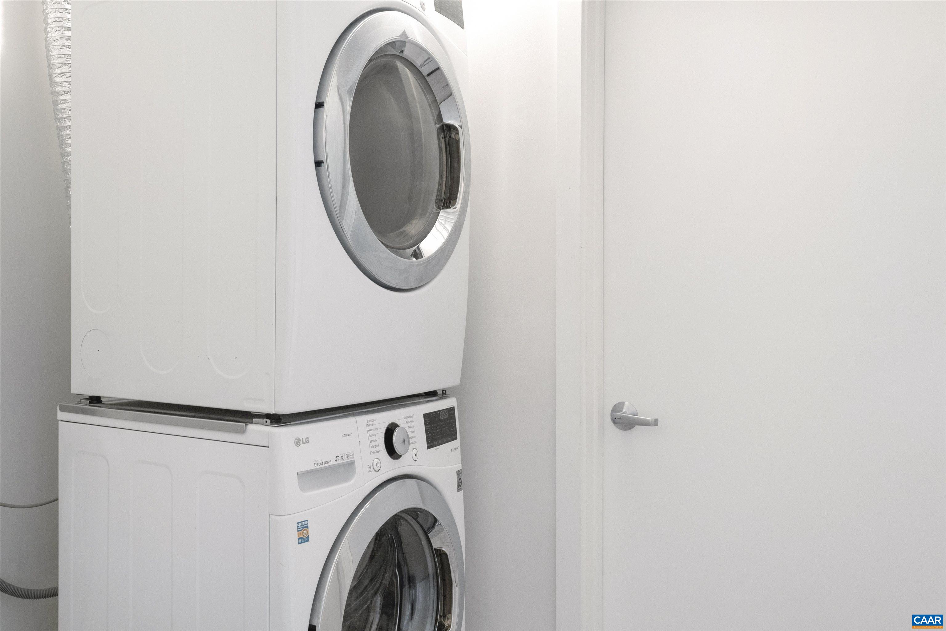 200 DOUGLAS AVE Unit: 1F