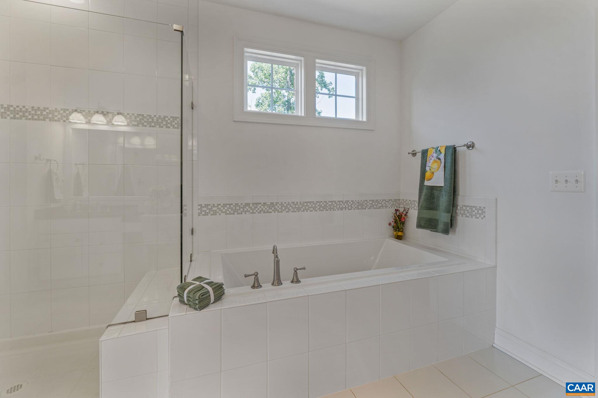 2616 LAVACA CT