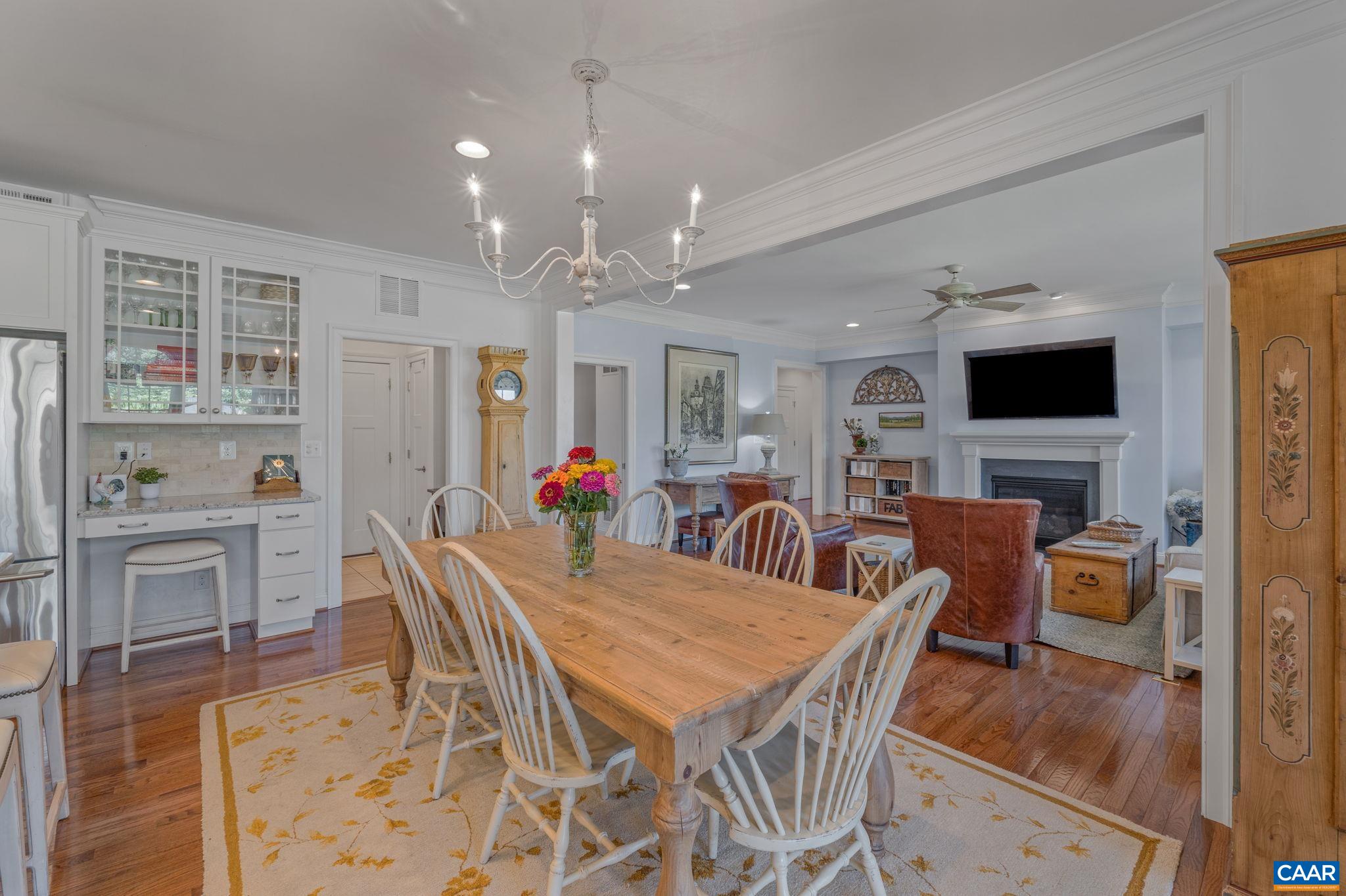 2616 LAVACA CT