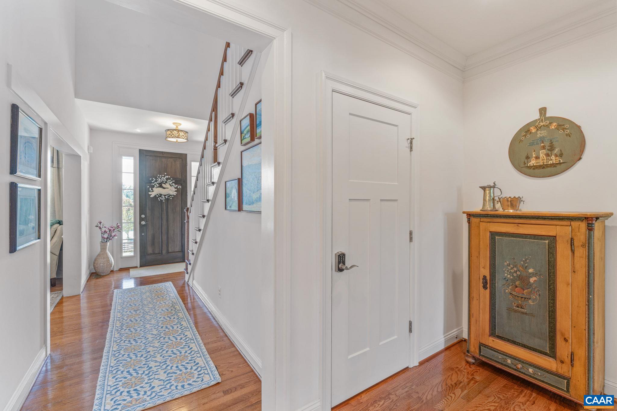 2616 LAVACA CT