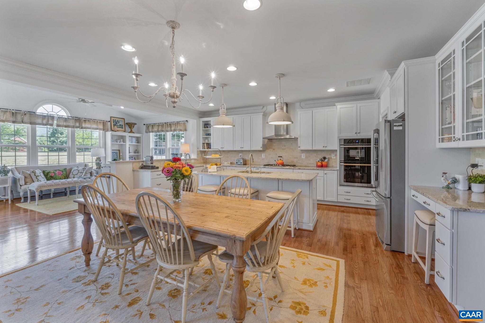 2616 LAVACA CT
