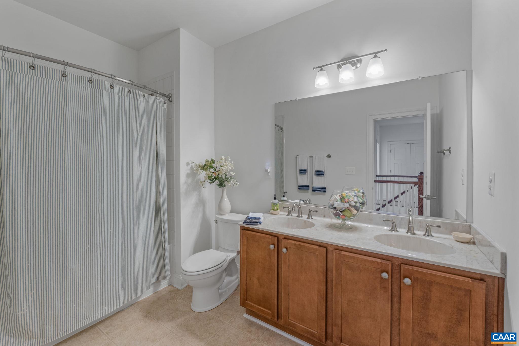 2616 LAVACA CT