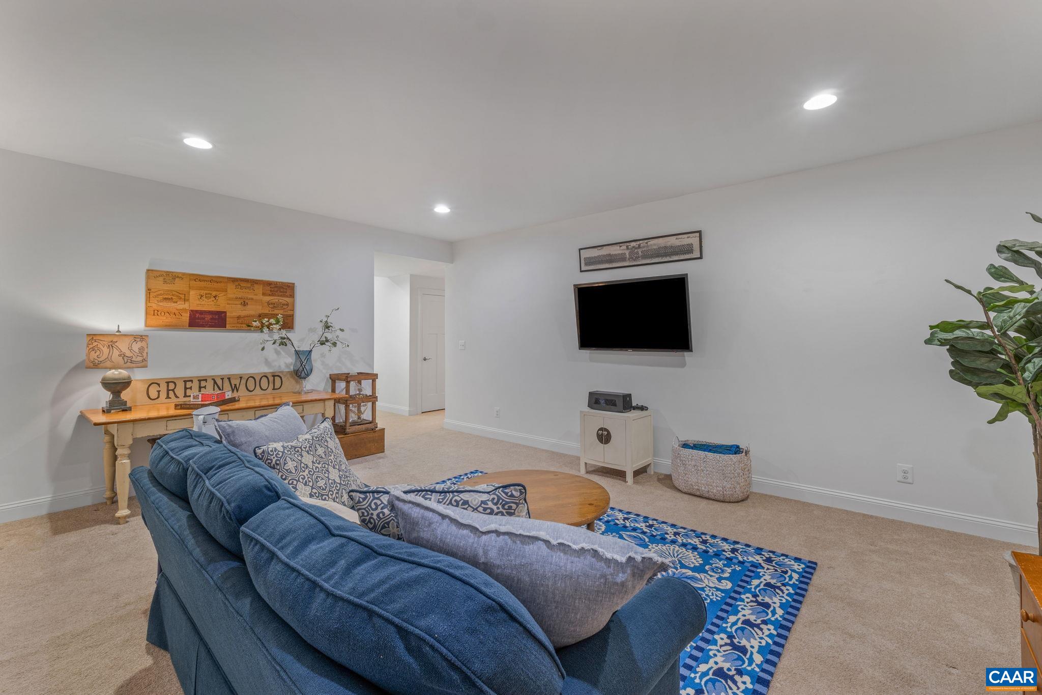 2616 LAVACA CT