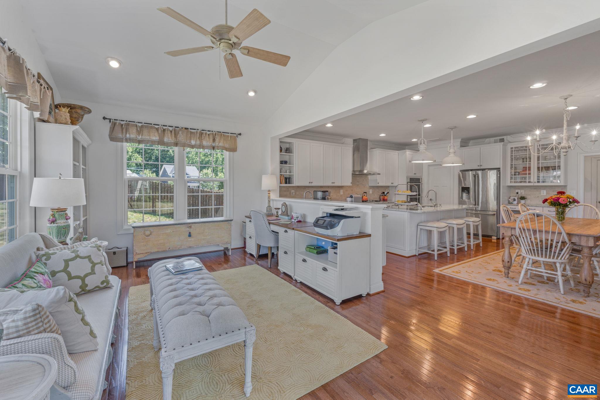 2616 LAVACA CT