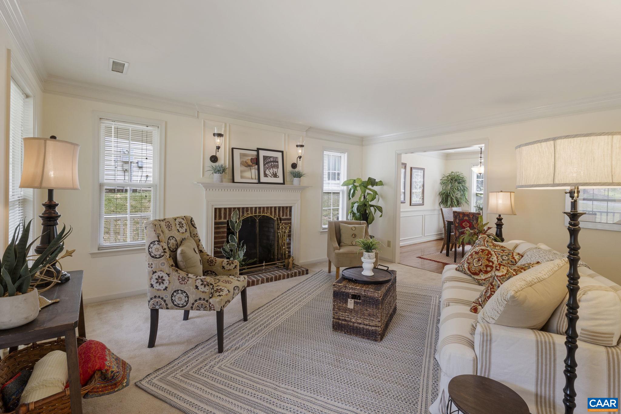 1915 ENGLISH OAKS CIR N