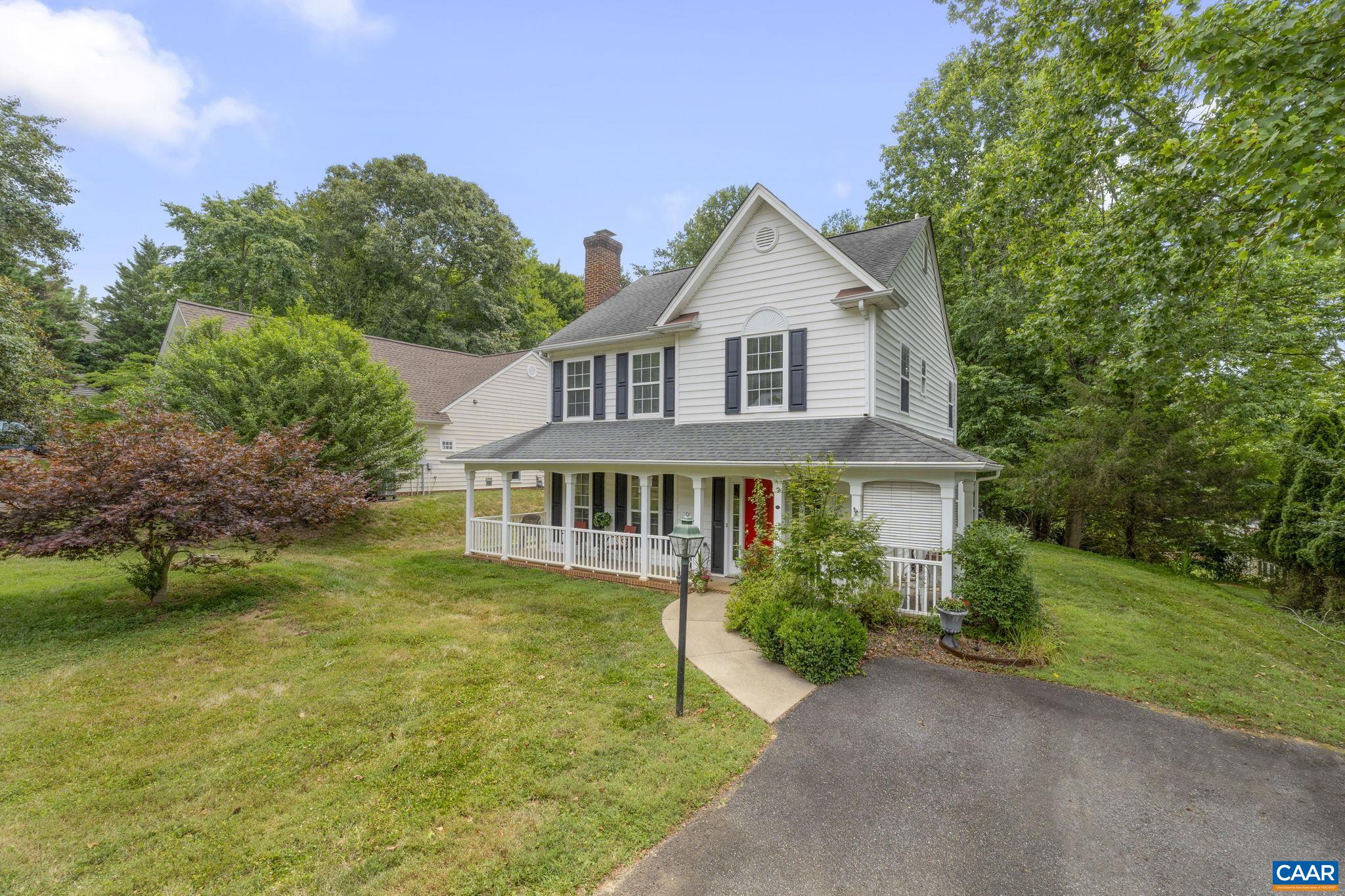 1915 ENGLISH OAKS CIR N