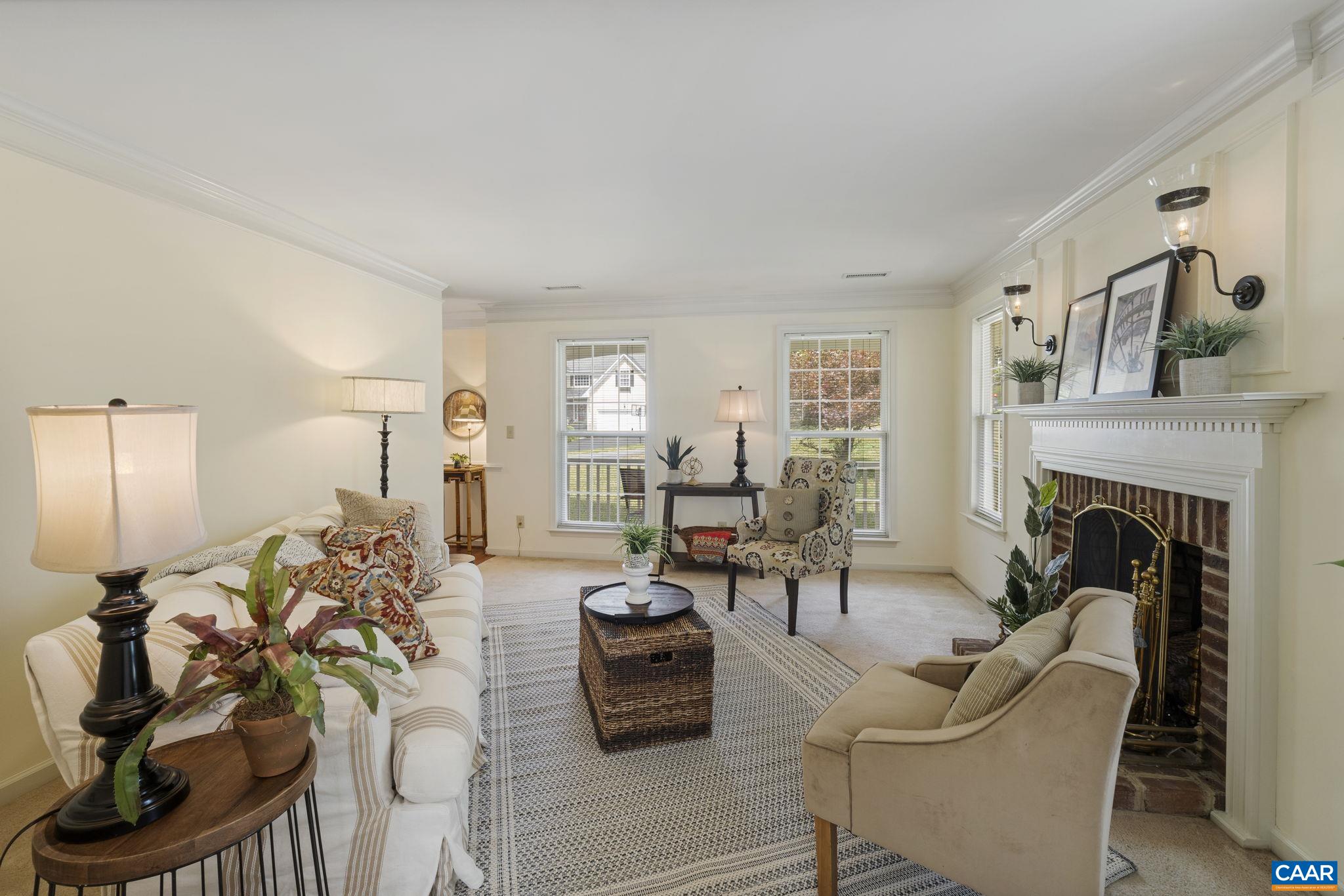 1915 ENGLISH OAKS CIR N