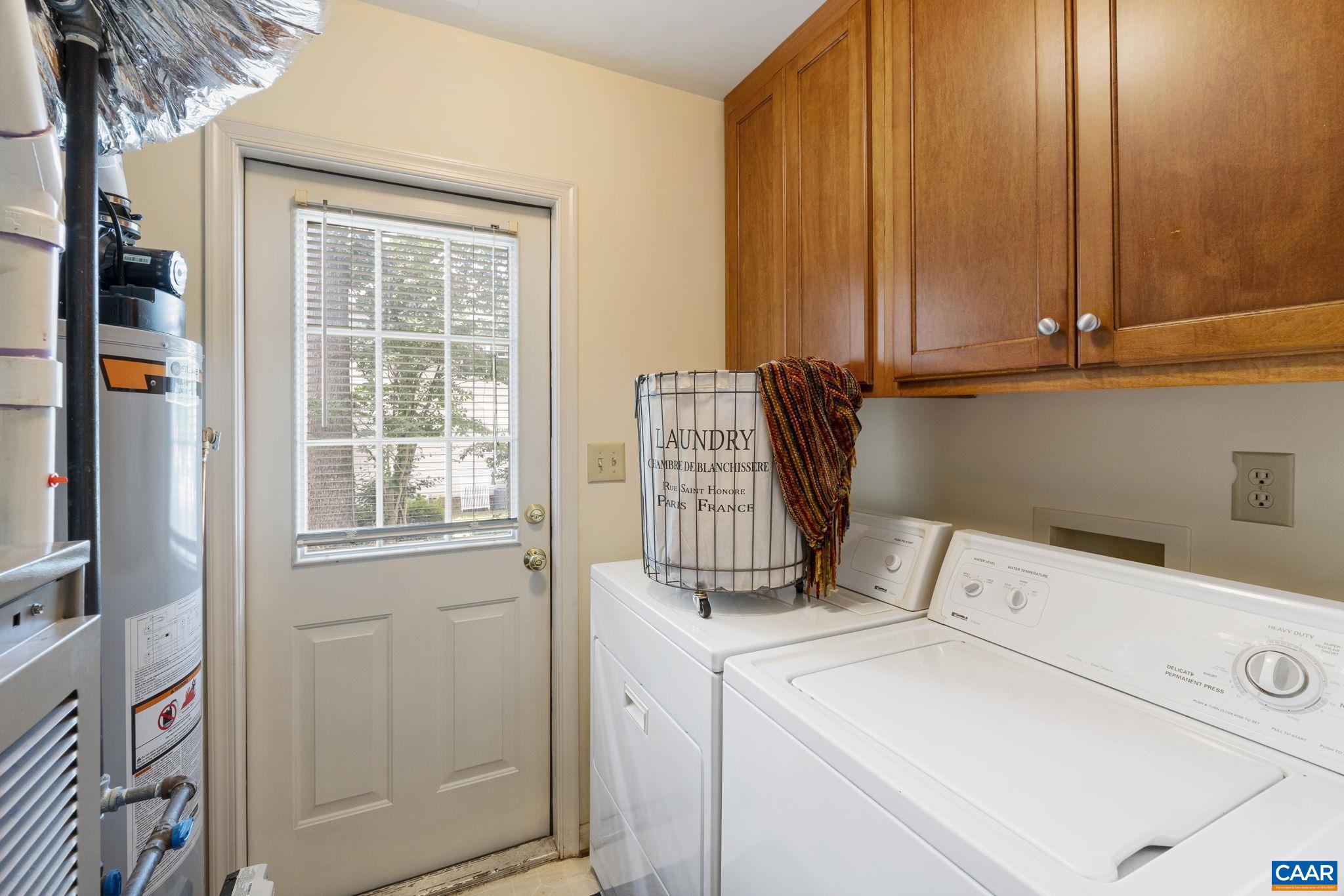 1915 ENGLISH OAKS CIR N