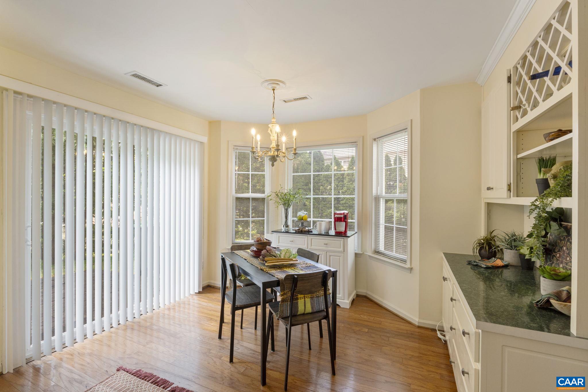 1915 ENGLISH OAKS CIR N