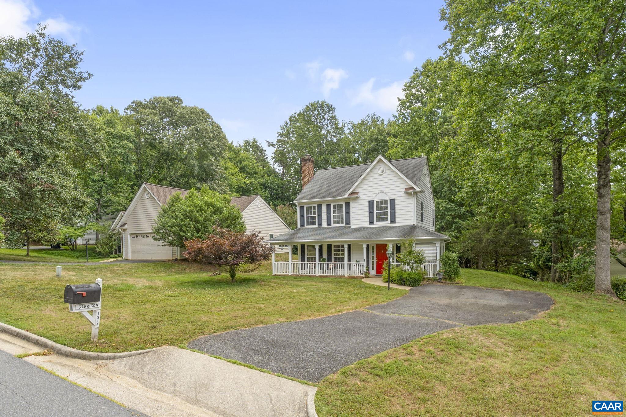 1915 ENGLISH OAKS CIR N