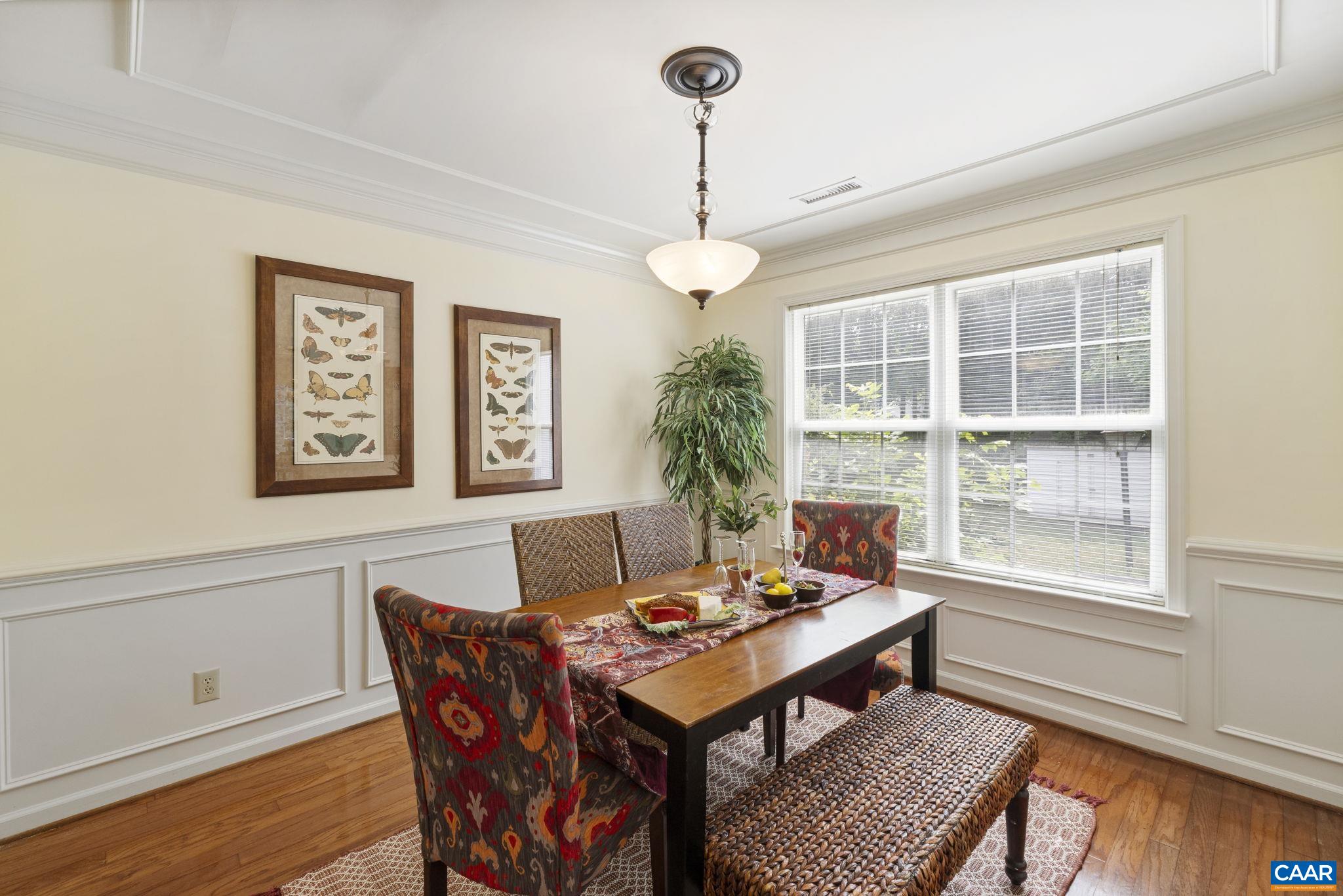 1915 ENGLISH OAKS CIR N