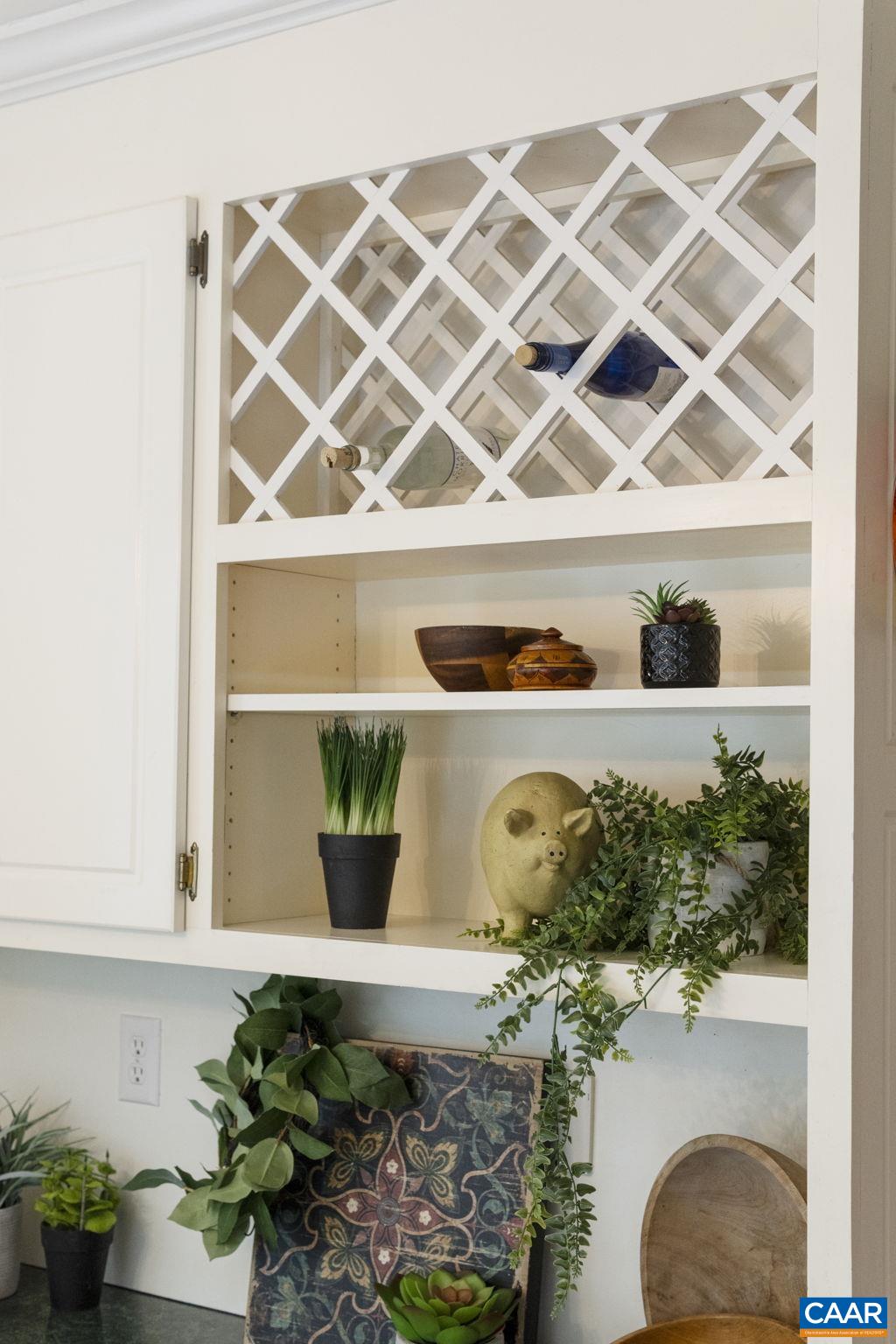 1915 ENGLISH OAKS CIR N