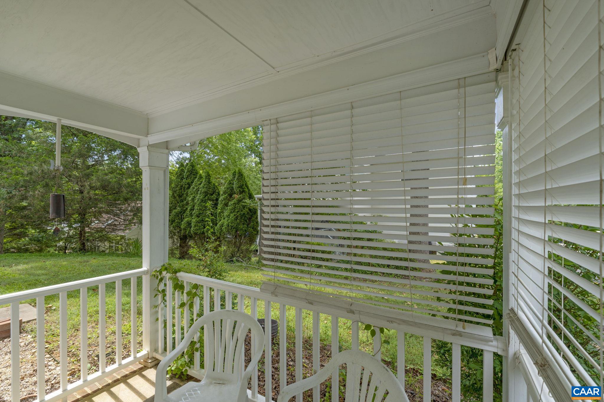 1915 ENGLISH OAKS CIR N