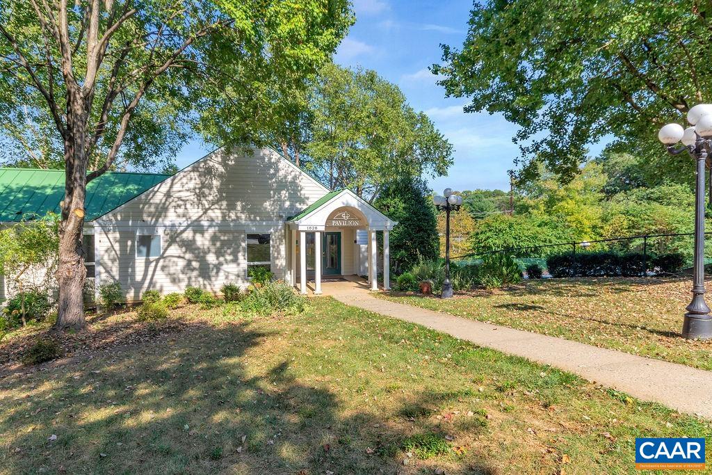 2017 LOCKE LN