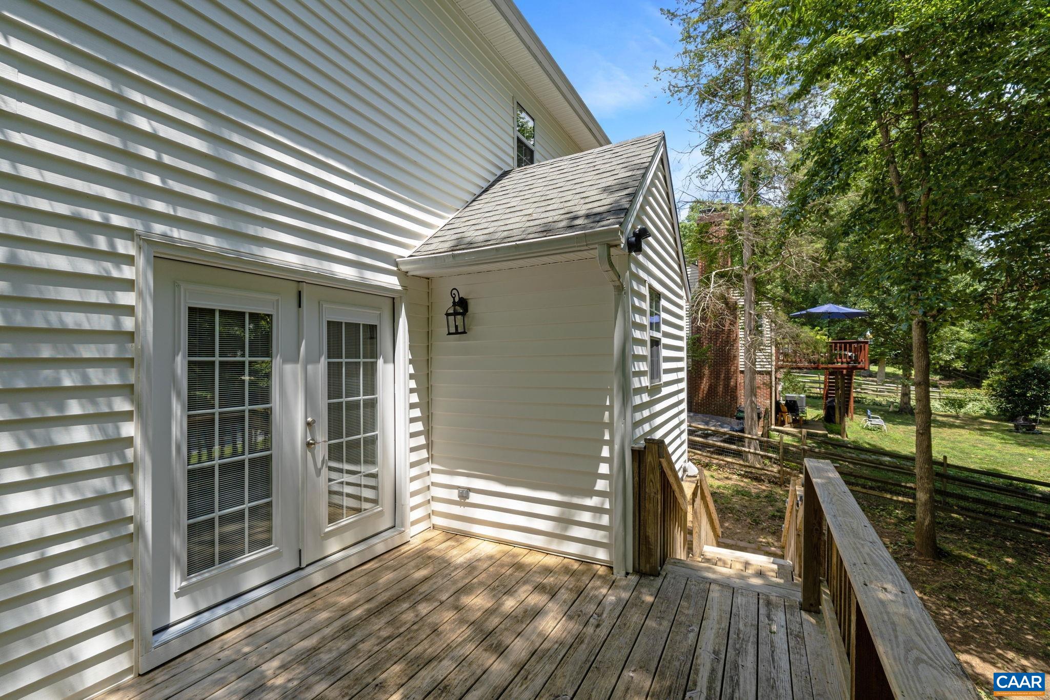 2017 LOCKE LN