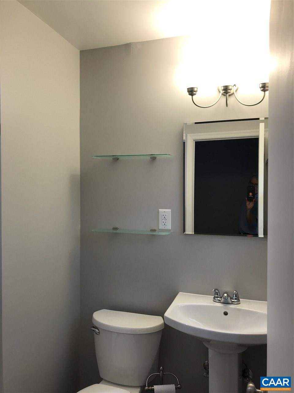 142 HESSIAN HILLS CIR Unit: 3